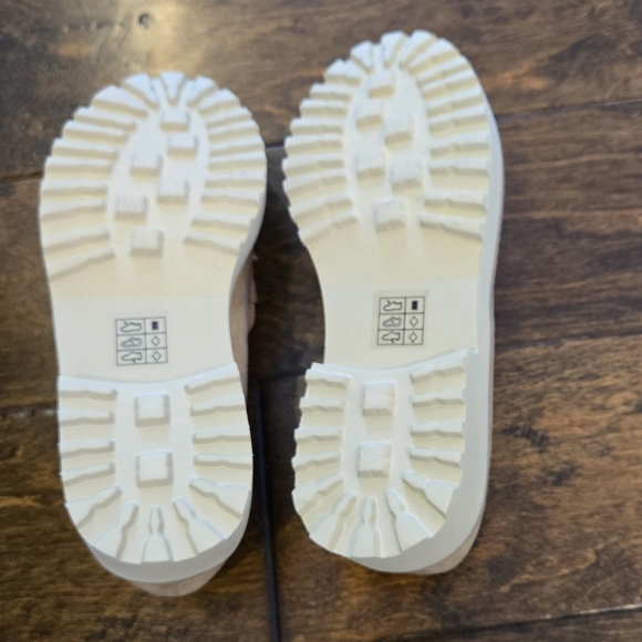 NWT Pierre Dumas Mora Loafers in Taupe Size 6 - Picture 6 of 8